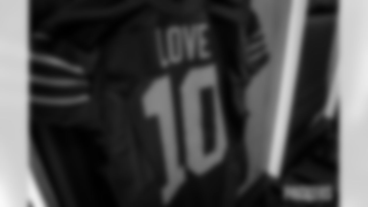 251102-packers-panthers-locker-bobber-032