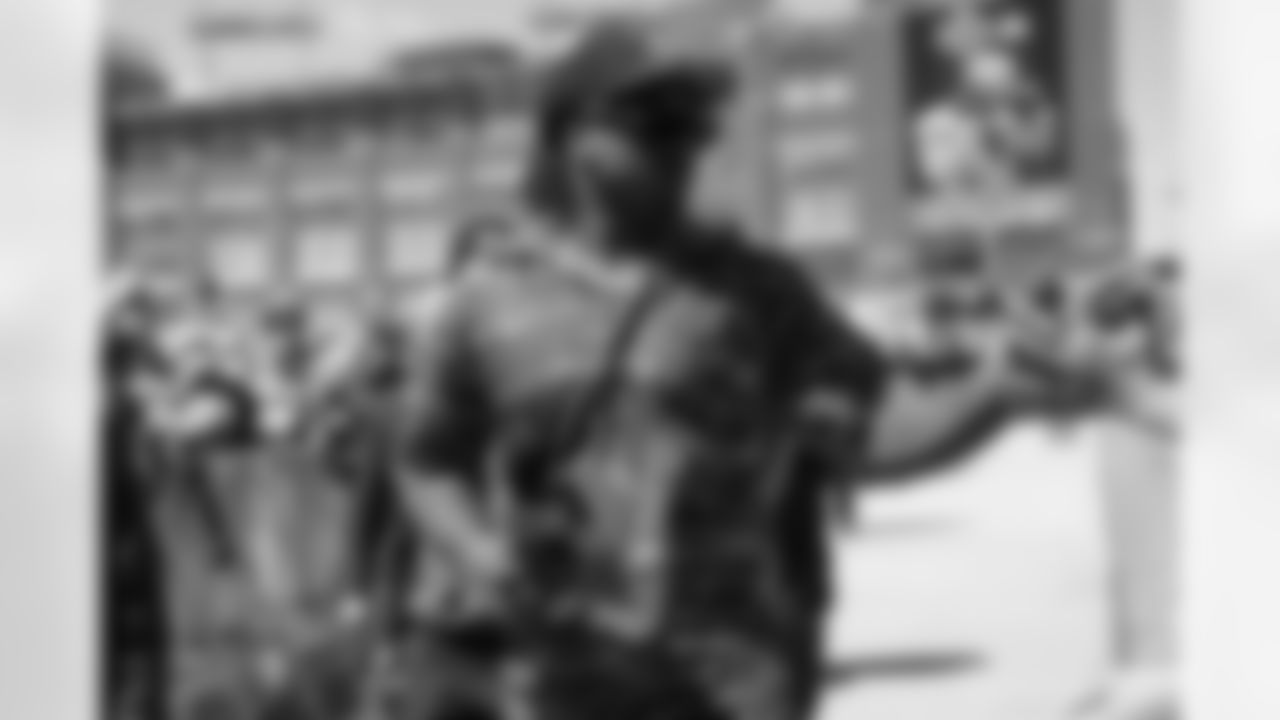 Perry Knotts_NFL-crowd1