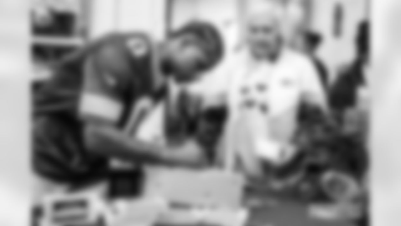 251209_Touchdowns for Hunger_MM_0711