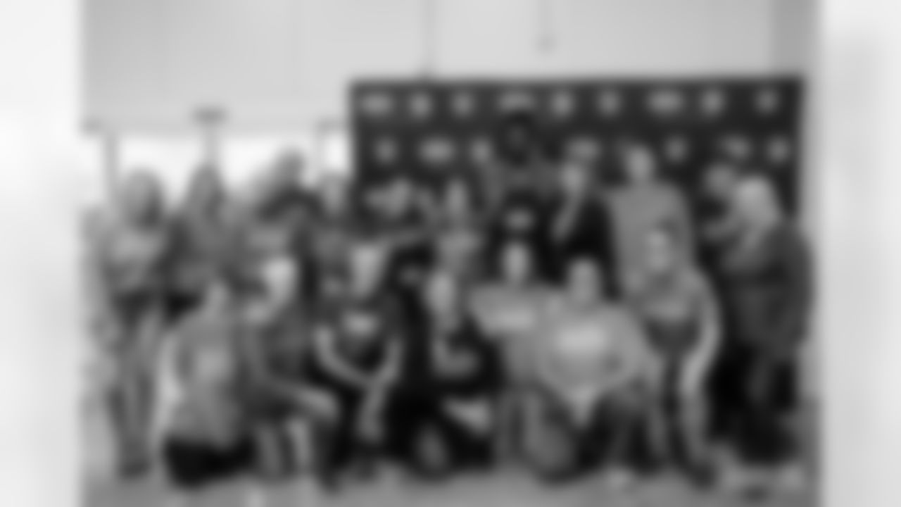 231031-ES-FoodDrive-55