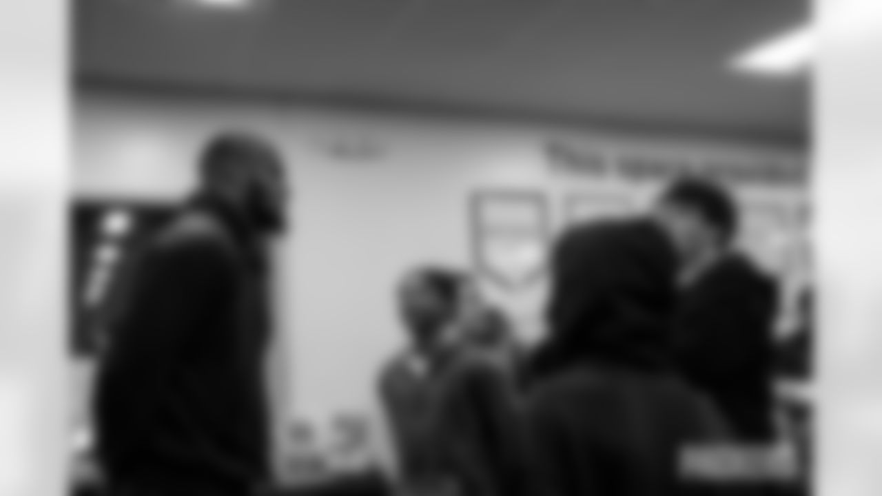 251118_Micah Parsons Boys and Girls Club Visit_MM_0407