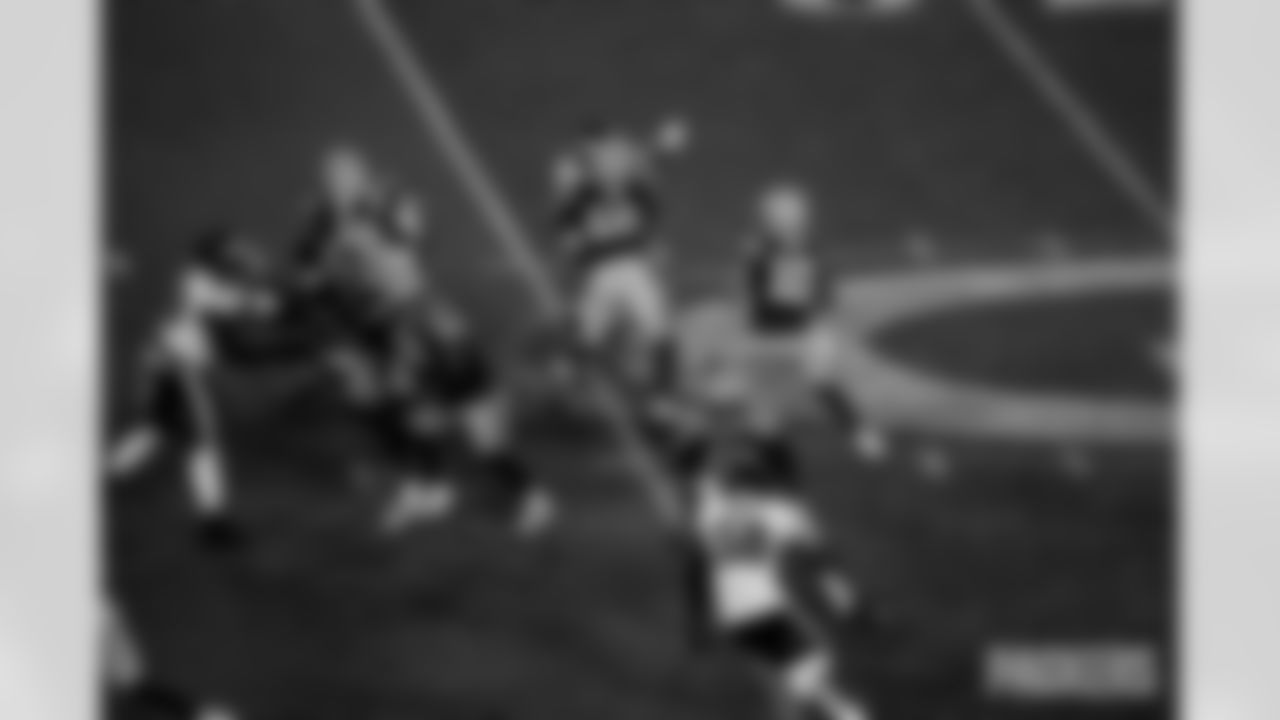 Q1_251110_WK10_Packers vs. Eagles_MM_0211