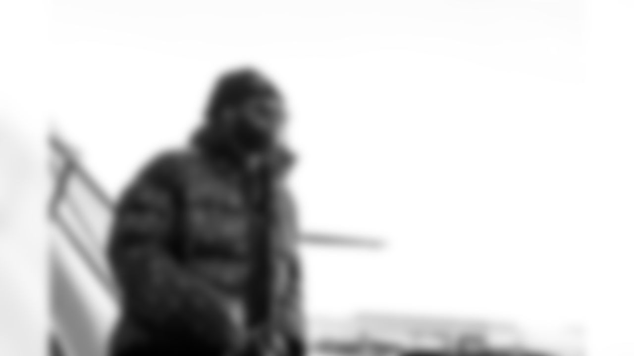 251219_Players arrive in Chicago_MM_0143