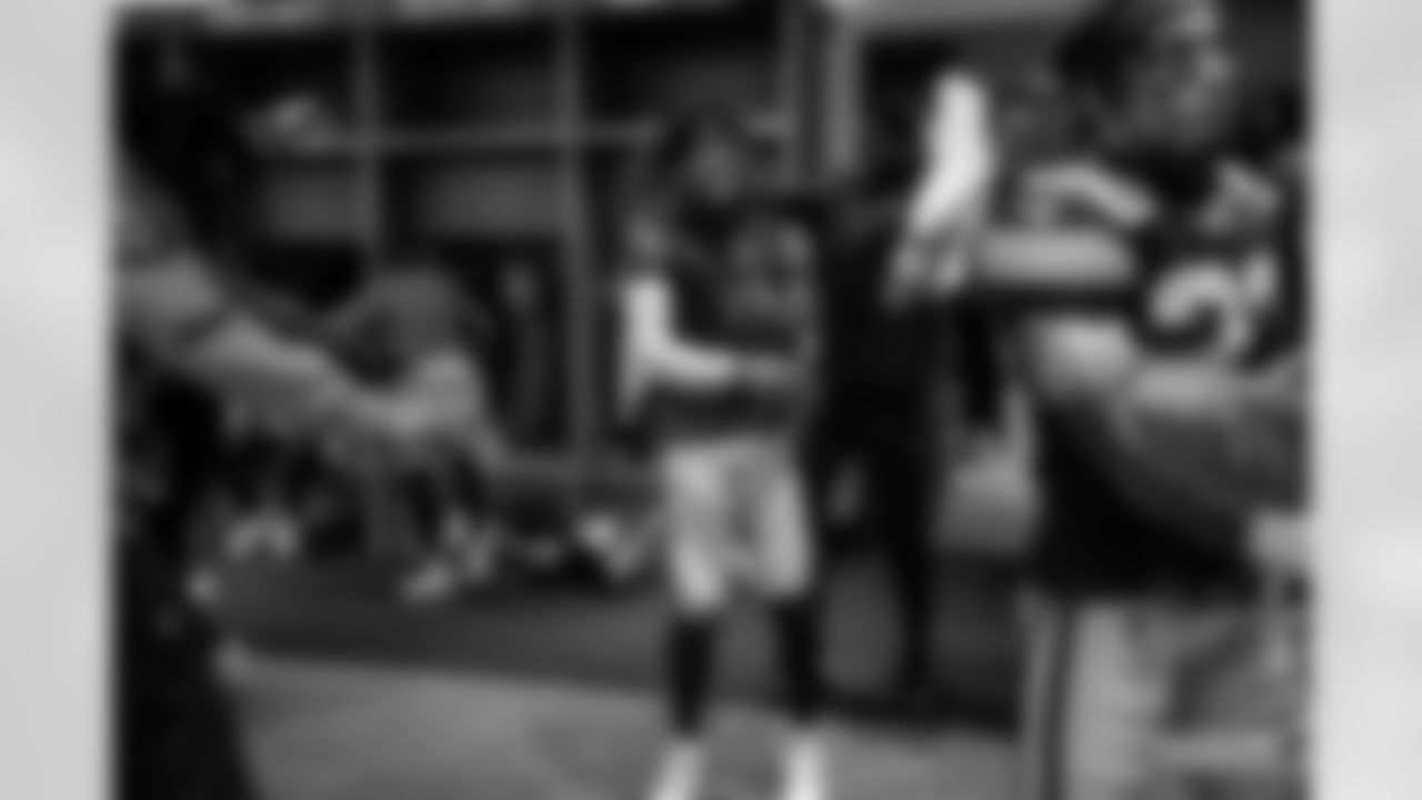 231105-ES-LockerRoom-5