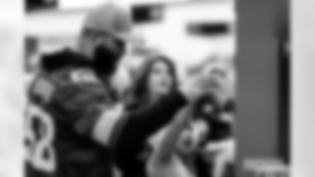 241210-Meijer-Shopping-A-EP-015