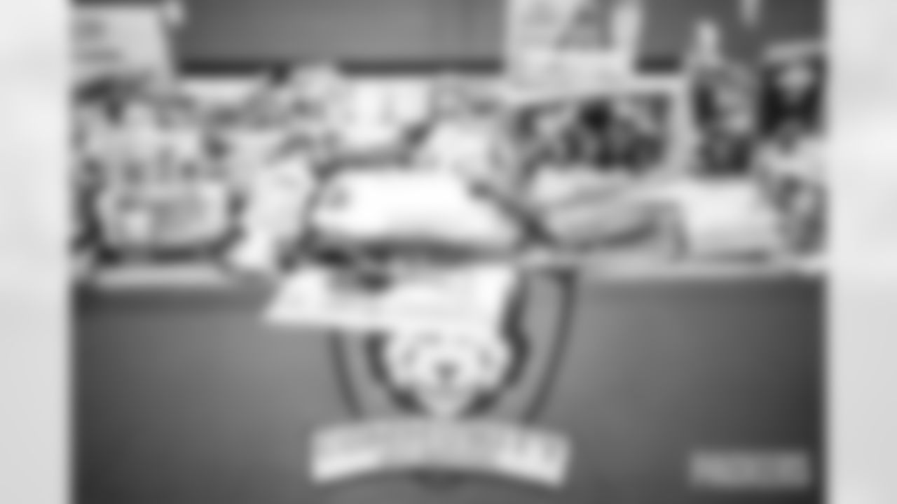 251222_Edgerrin Cooper Toy Drive_MM_0153