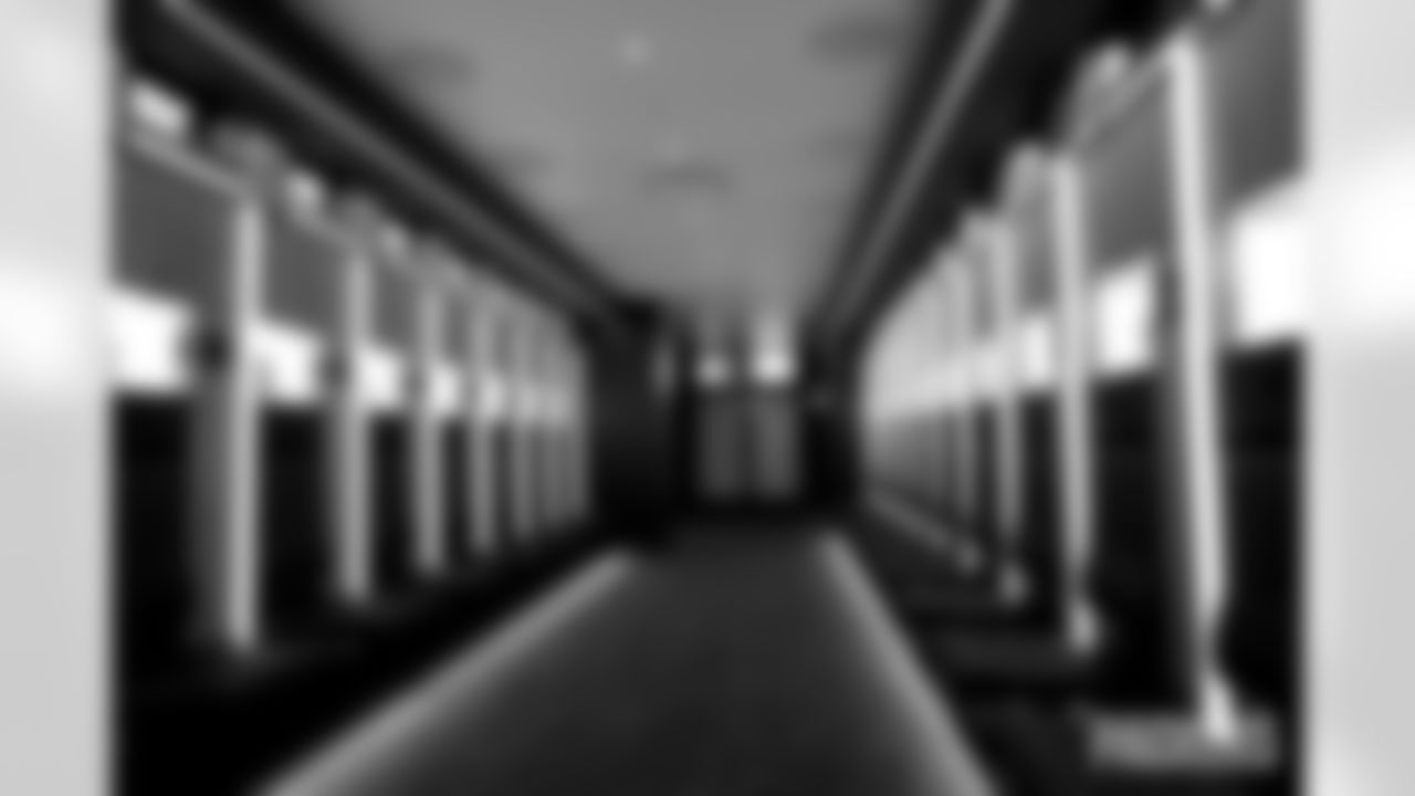 250722-LockerRoom-ES-044