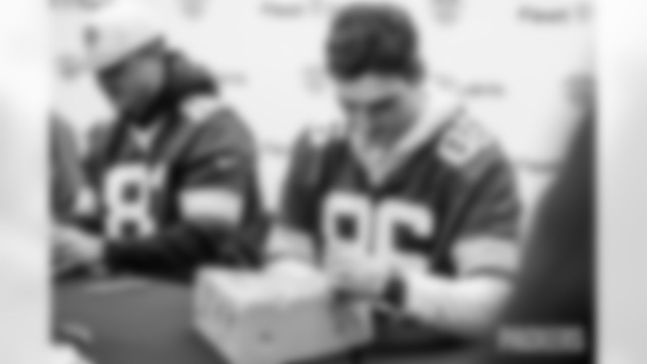 251201_Salvation Army autograph signing_MM_0294