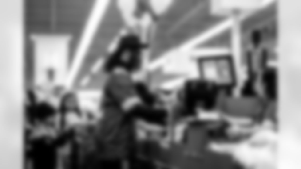 241210-Meijer-Shopping-A-EP-029