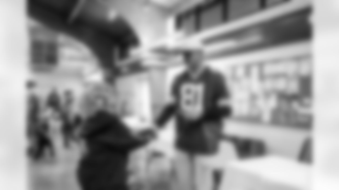 251024_Salute to Service USO Event_MM_2249