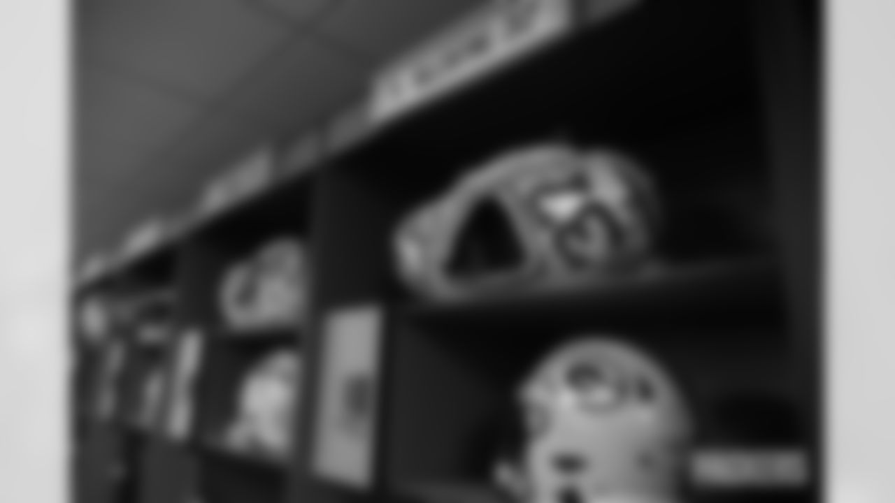240120-locker-room-photos-batch-1-hudy17