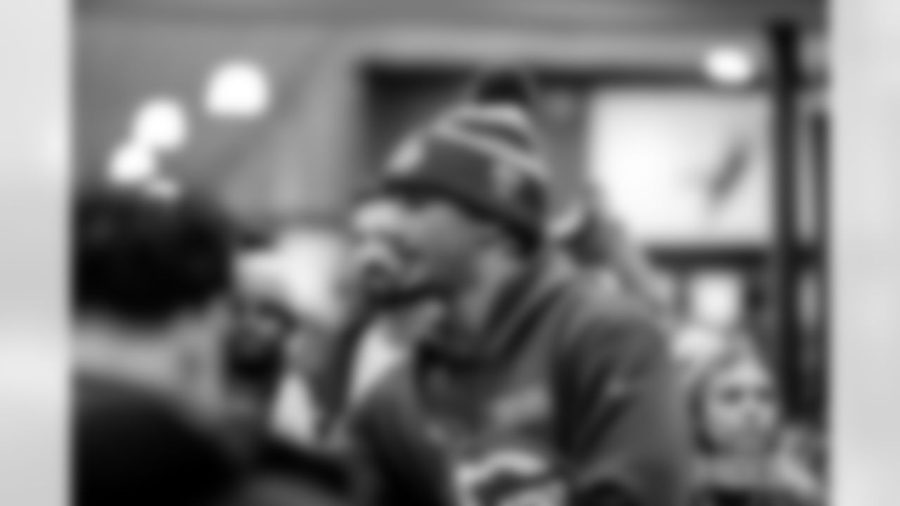 251202_Shop with a Pro_ES_00254