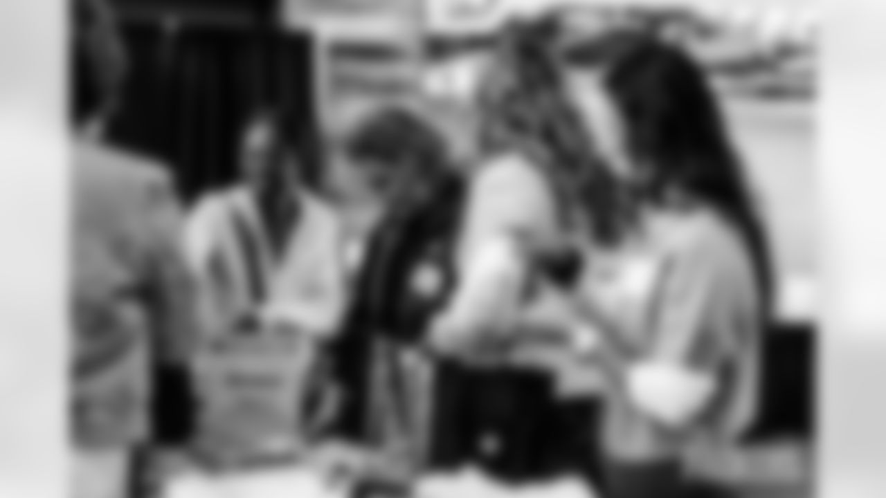 251009_Ladies of Lambeau_MM_1472