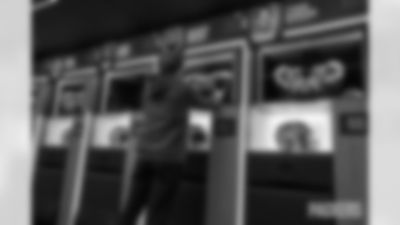 251123_WK12_LOCKER_ROOM_EQUIPMENT-14