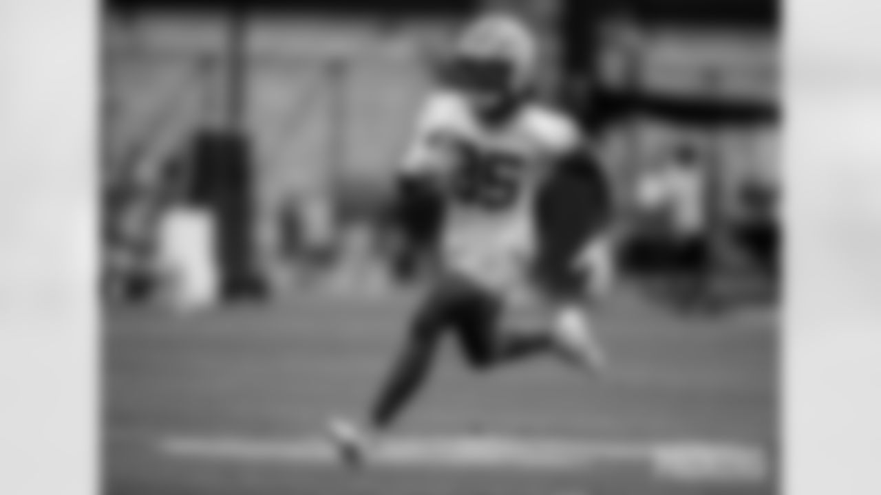 RB Jalen White