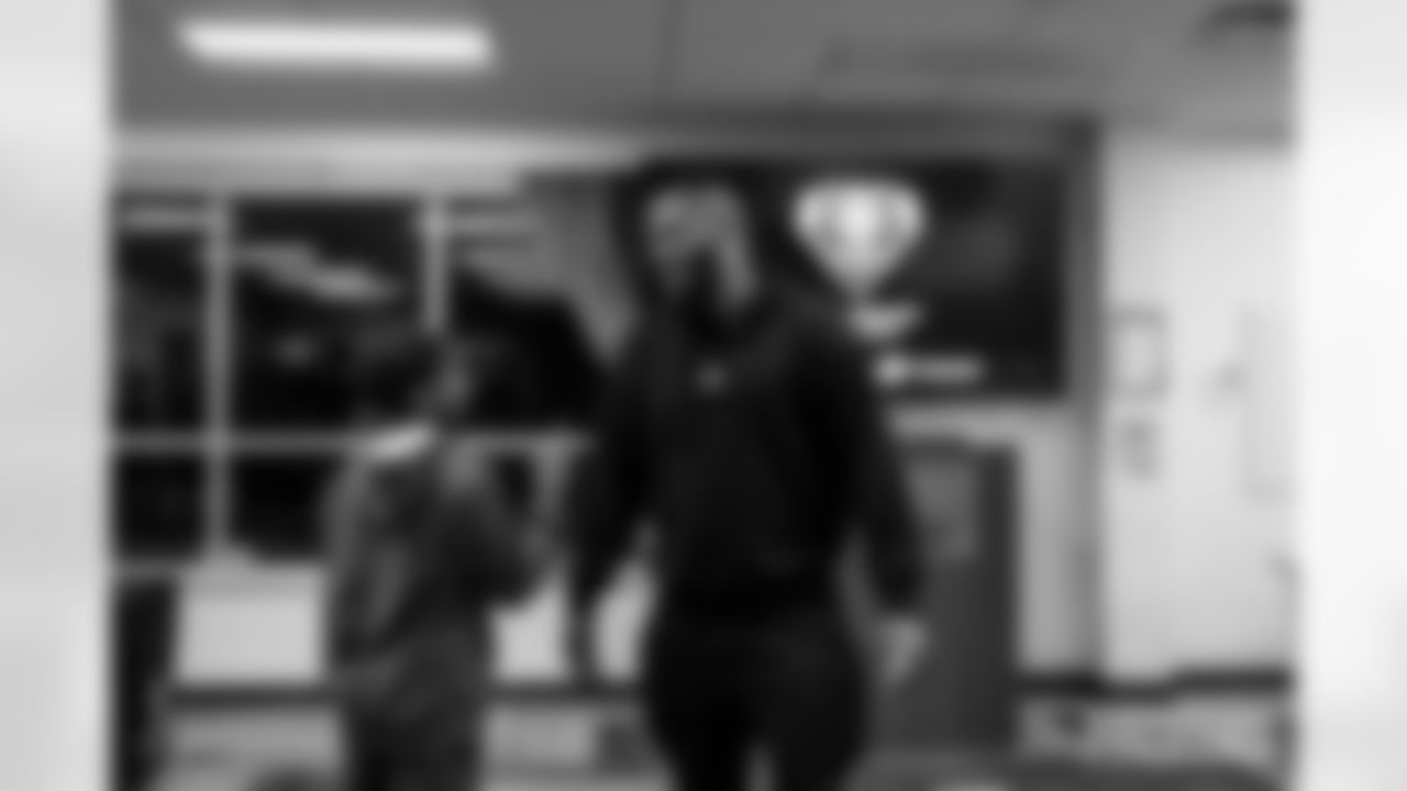 251118_Micah Parsons Boys and Girls Club Visit_MM_0766