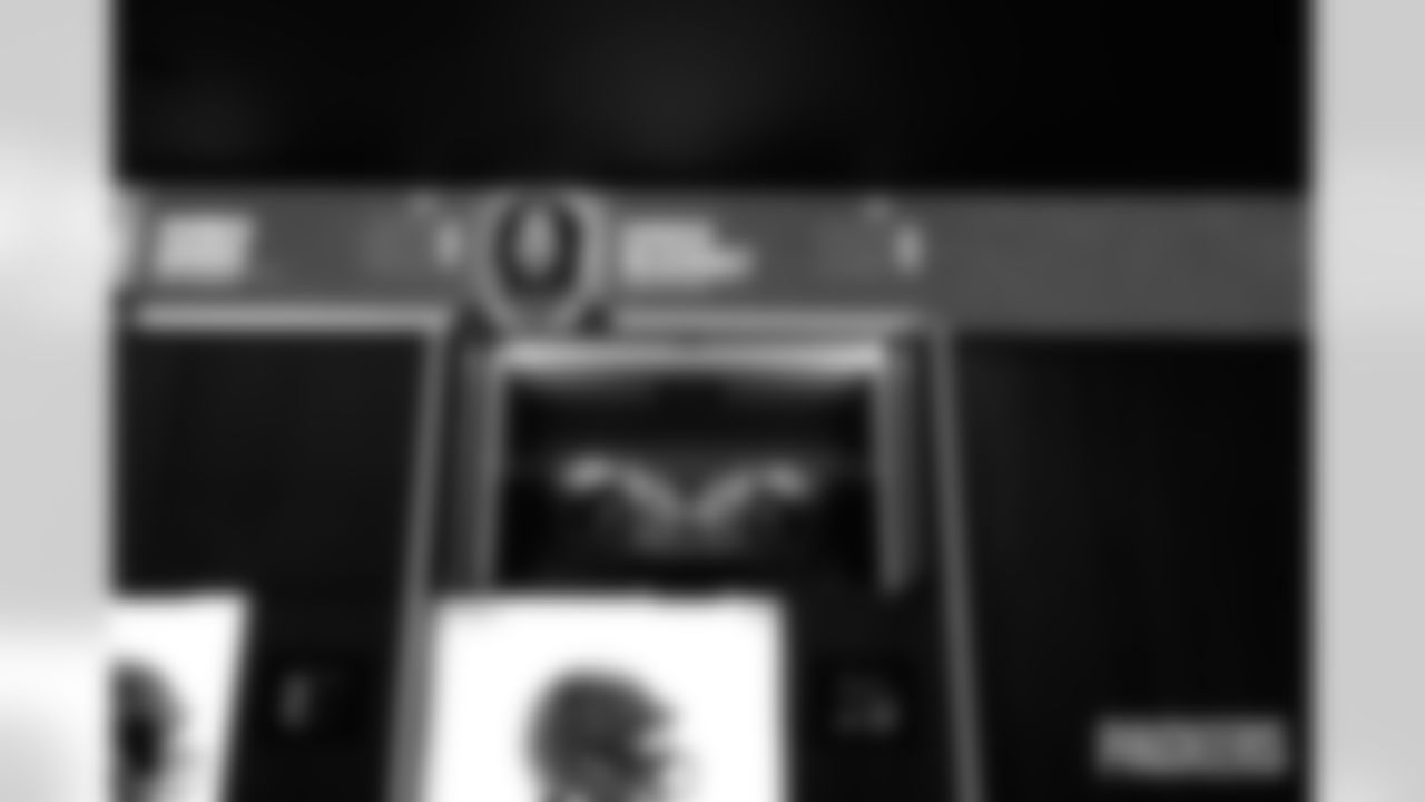 250722-LockerRoom-ES-029