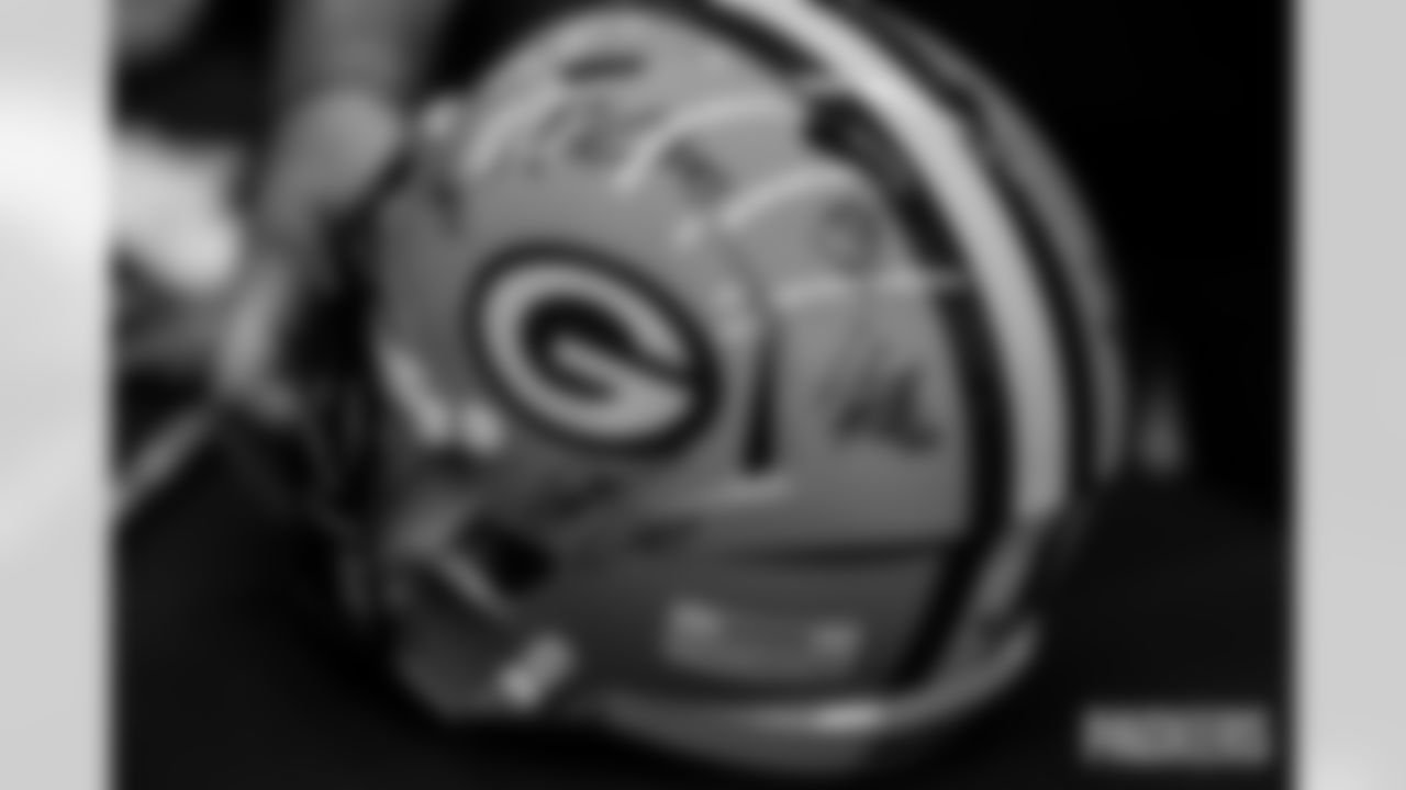 251117_Salvation Army autograph signing_ES_00008