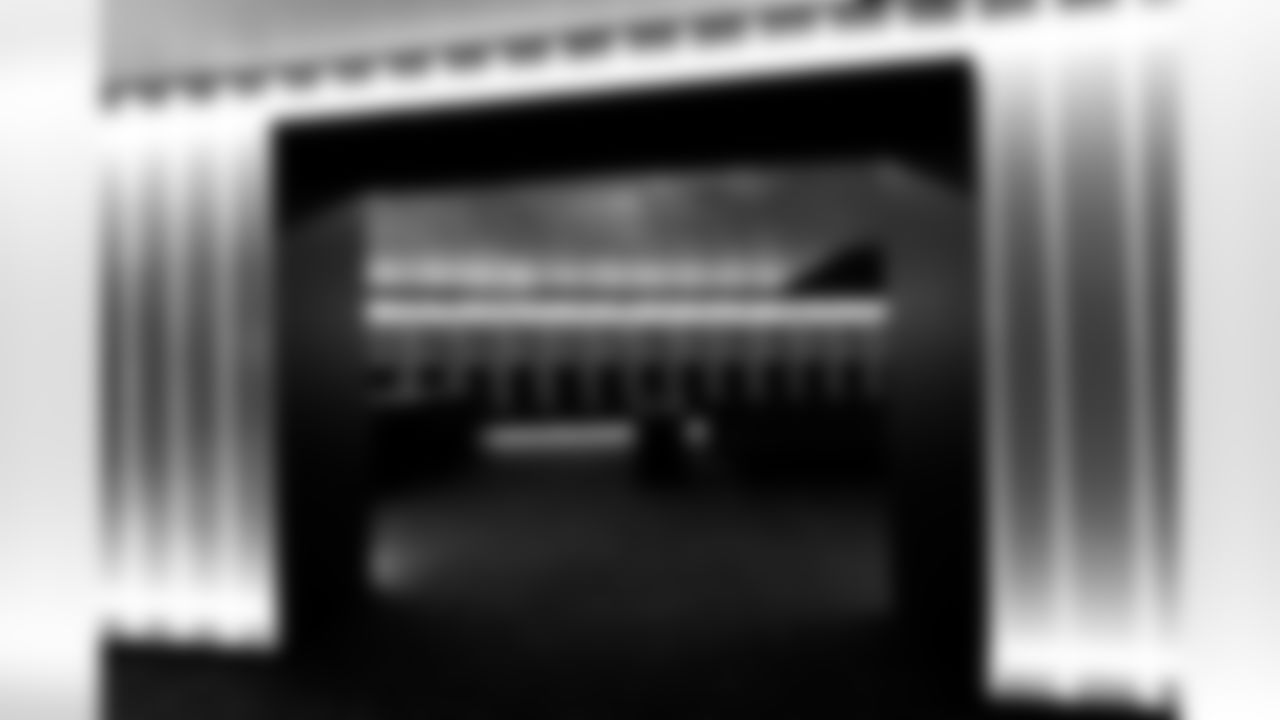 250722-LockerRoom-ES-046