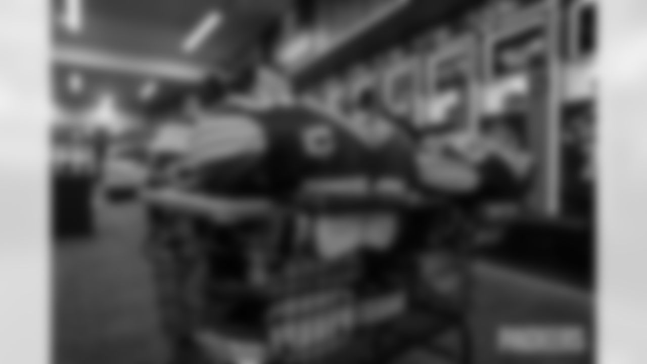 251123_WK12_LOCKER_ROOM_EQUIPMENT-16