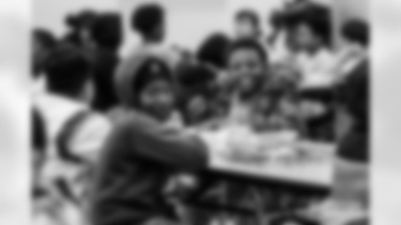 251222_Edgerrin Cooper Toy Drive_MM_0174