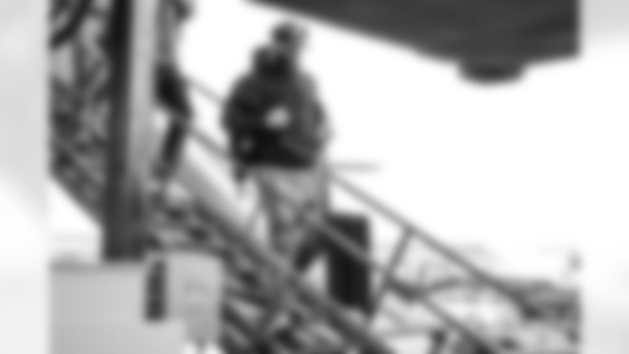 251219_Players arrive in Chicago_MM_0013