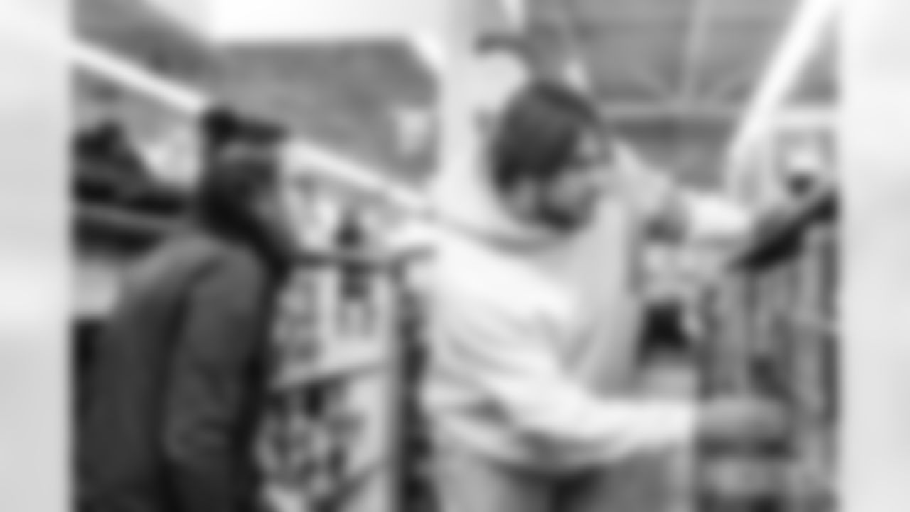 251208_Meijer Shopping_MM_0244