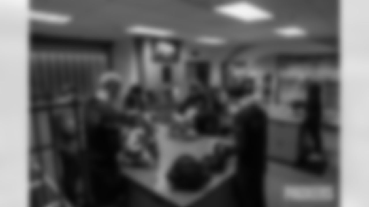 251227_Locker_Room_Equipment-31