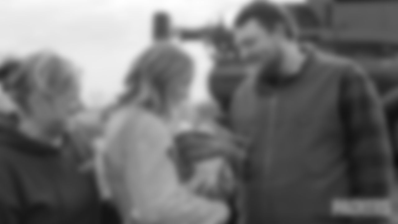 Packer FamilyStill 2025-10-29 140511_1.28.3__PB_Enhanced