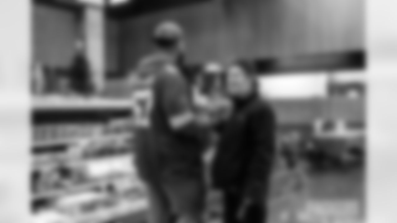 251209_Meijer Shopping_MM_0807