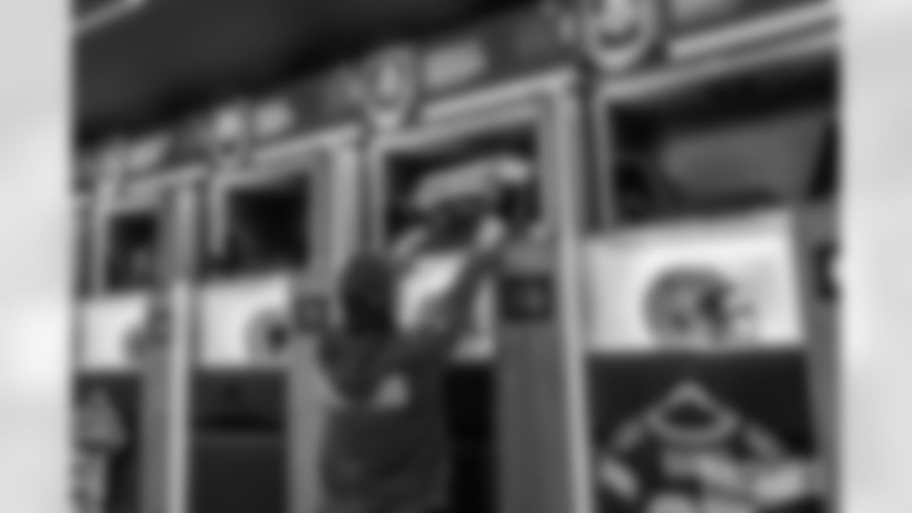 251207_Locker_Room_Equipment-21