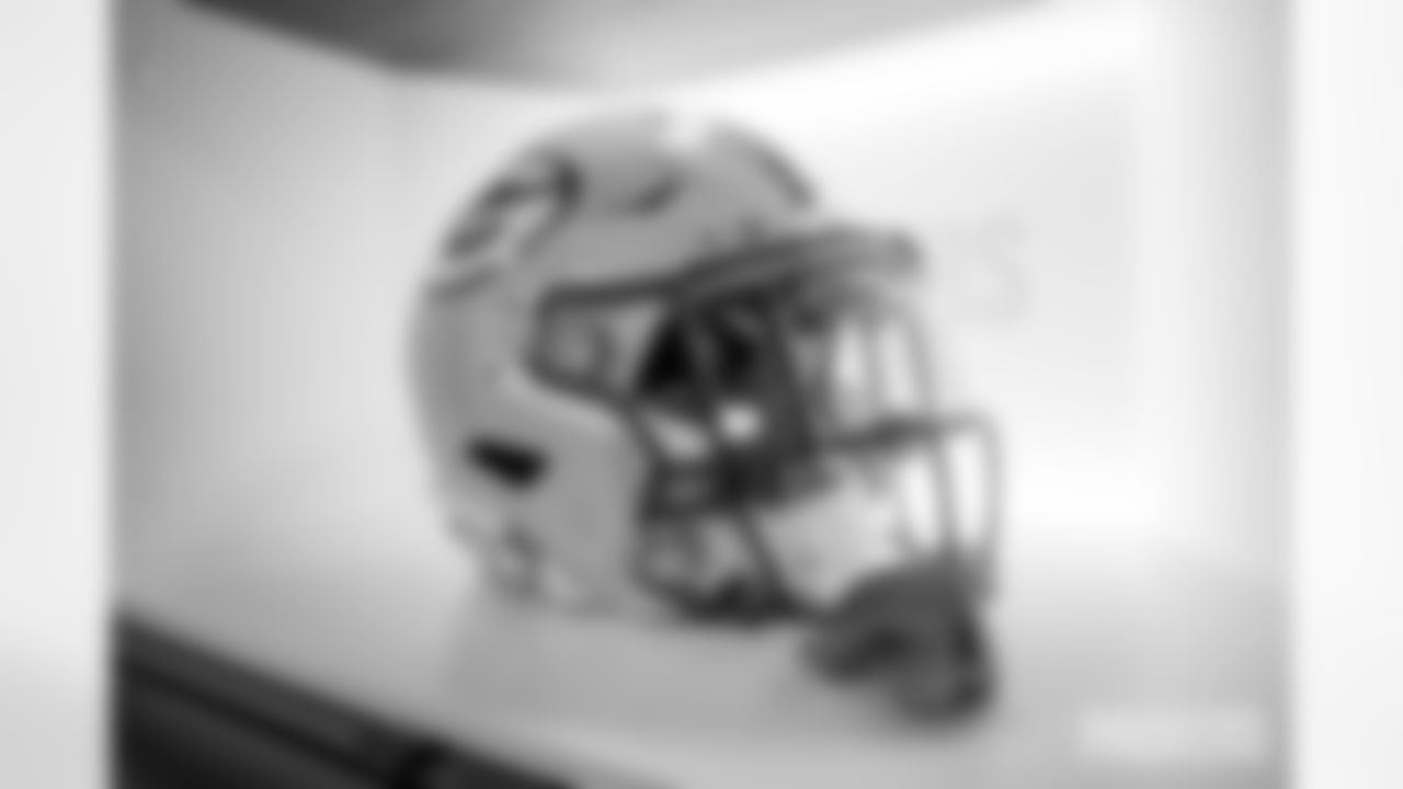 251012-locker-room-bobber-001