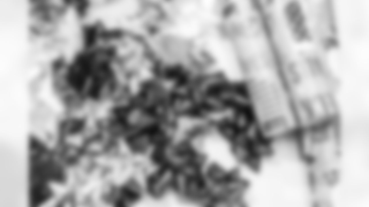 251222_Edgerrin Cooper Toy Drive_MM_0150