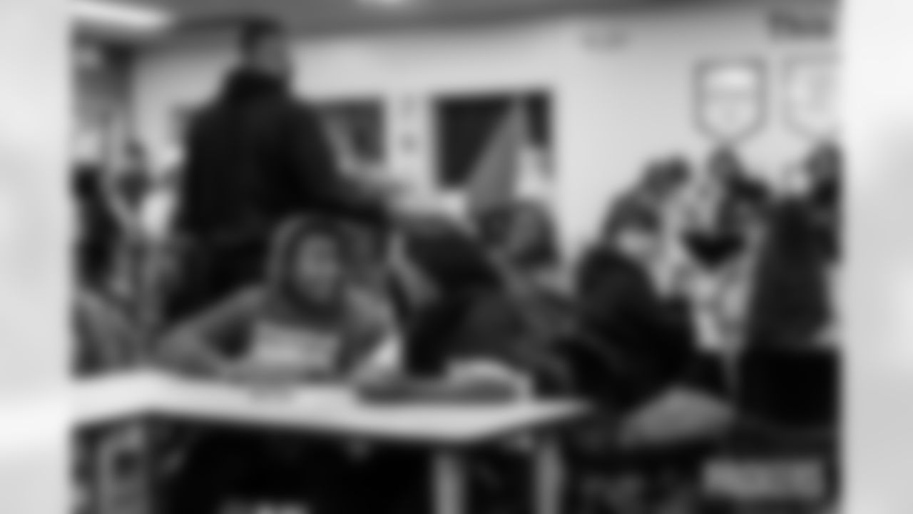 251118_Micah Parsons Boys and Girls Club Visit_MM_0052