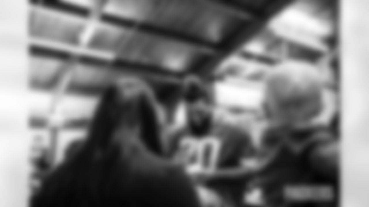 251024_Salute to Service USO Event_MM_1357