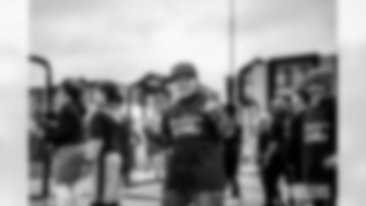 250425-USA-Football-Clinic-A-EP-001