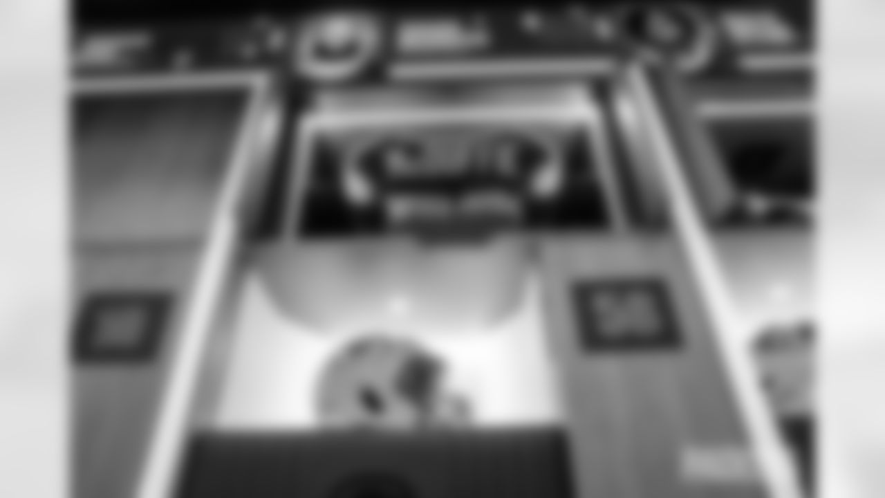 251227_Locker_Room_Equipment-18