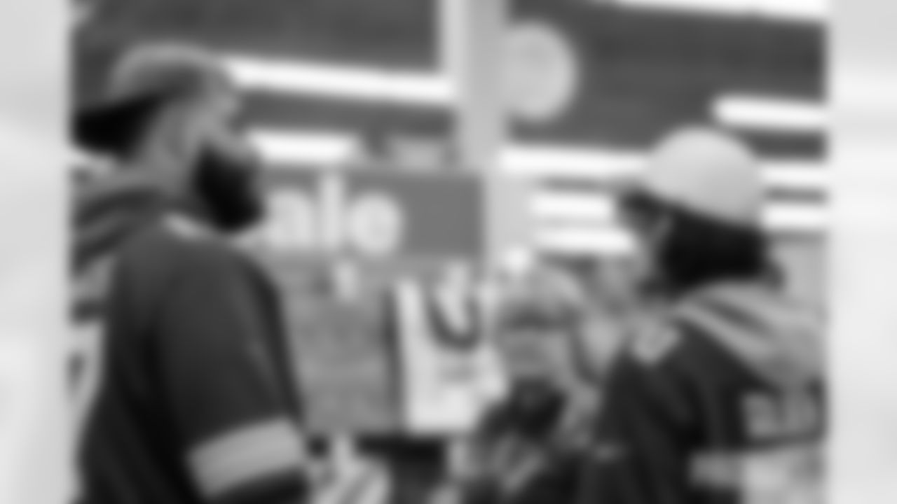 251209_Meijer Shopping_MM_0097