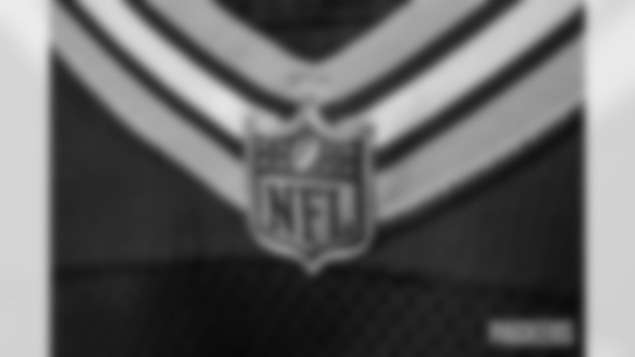 251207_Locker_Room_Equipment-7