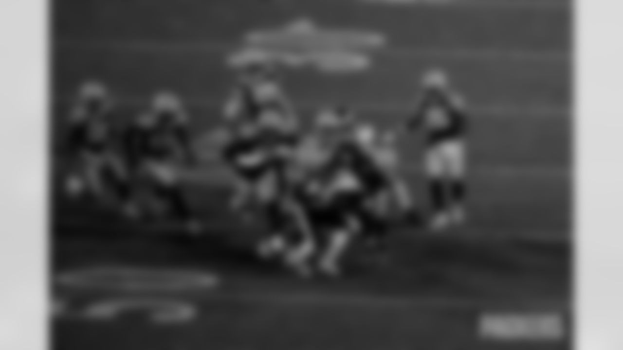 Q1_251110_WK10_Packers vs. Eagles_MM_0234