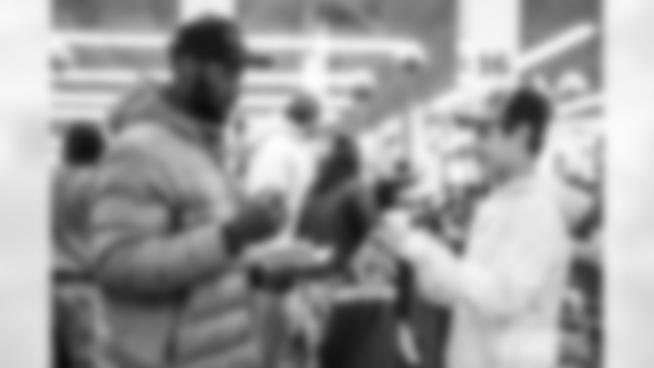 251208_Meijer Shopping_MM_0474