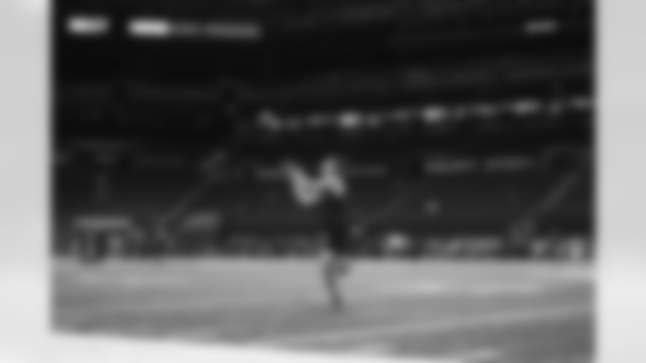 Illinois tight end Tip Reiman participates in a drill during the 2024 NFL Scouting Combine on Friday, March 1, 2024 in Indianapolis, Indiana.