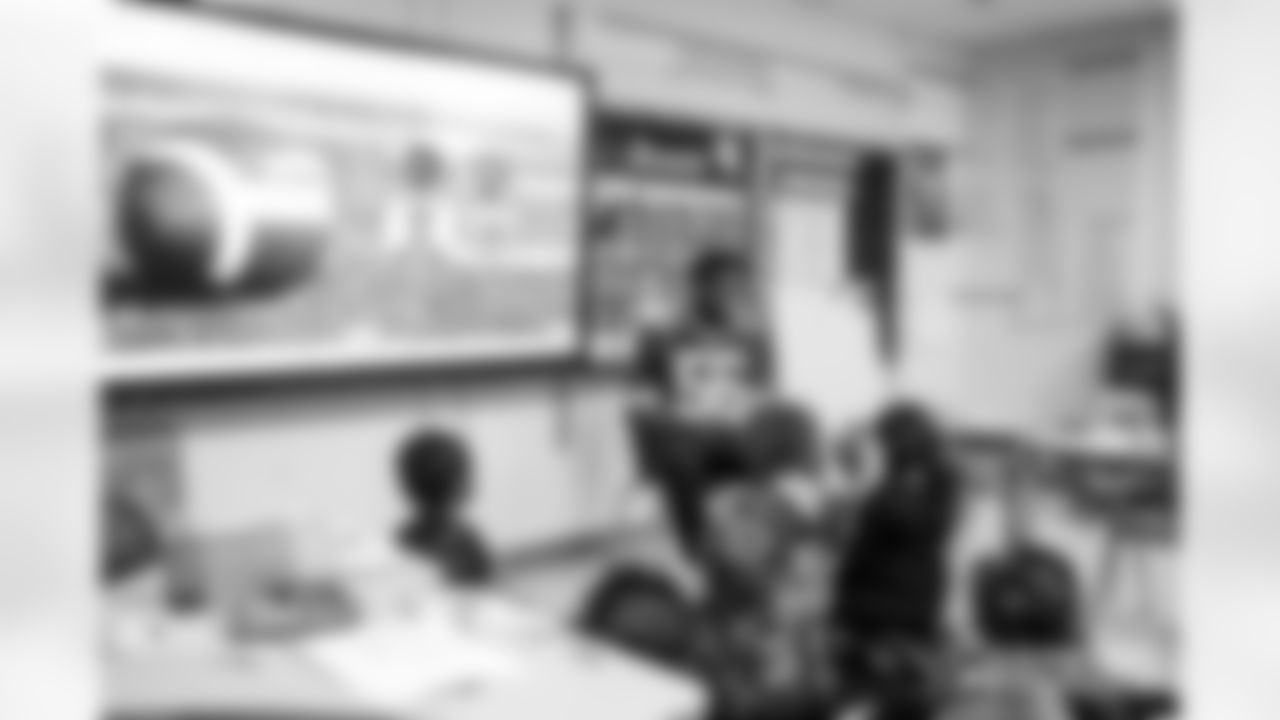 251222_Edgerrin Cooper Toy Drive_MM_0134