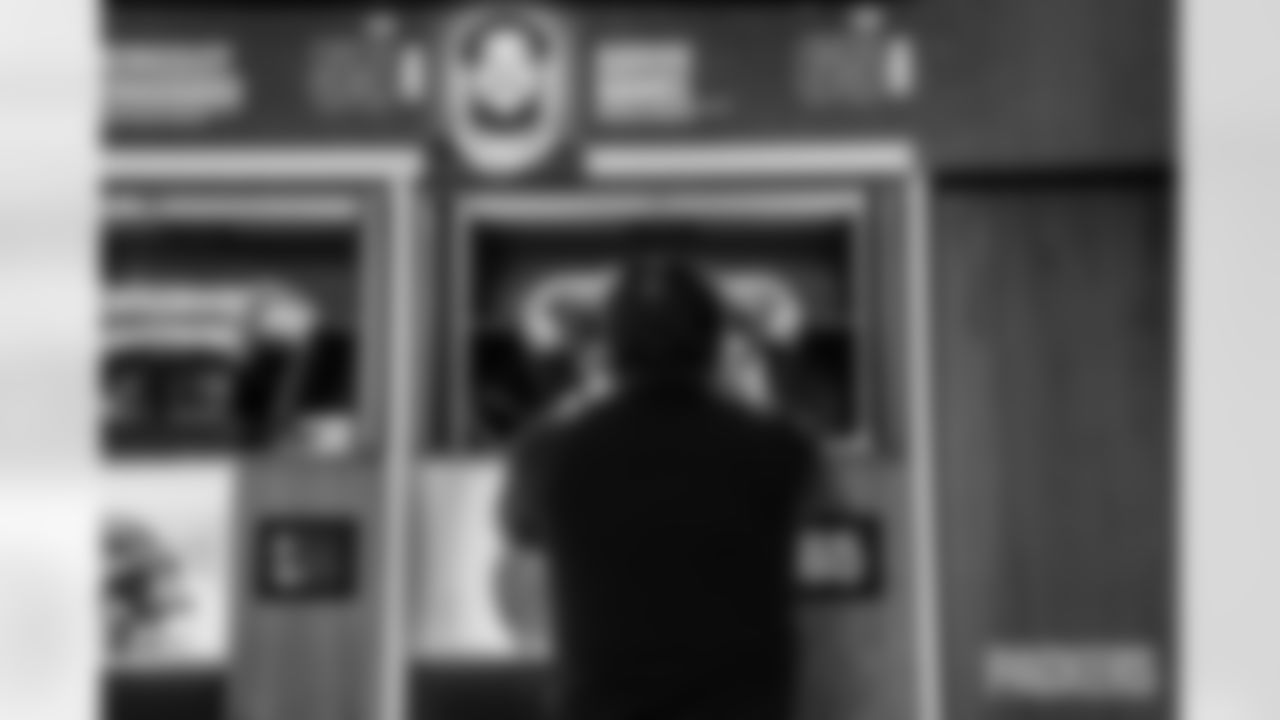 251207_Locker_Room_Equipment-43