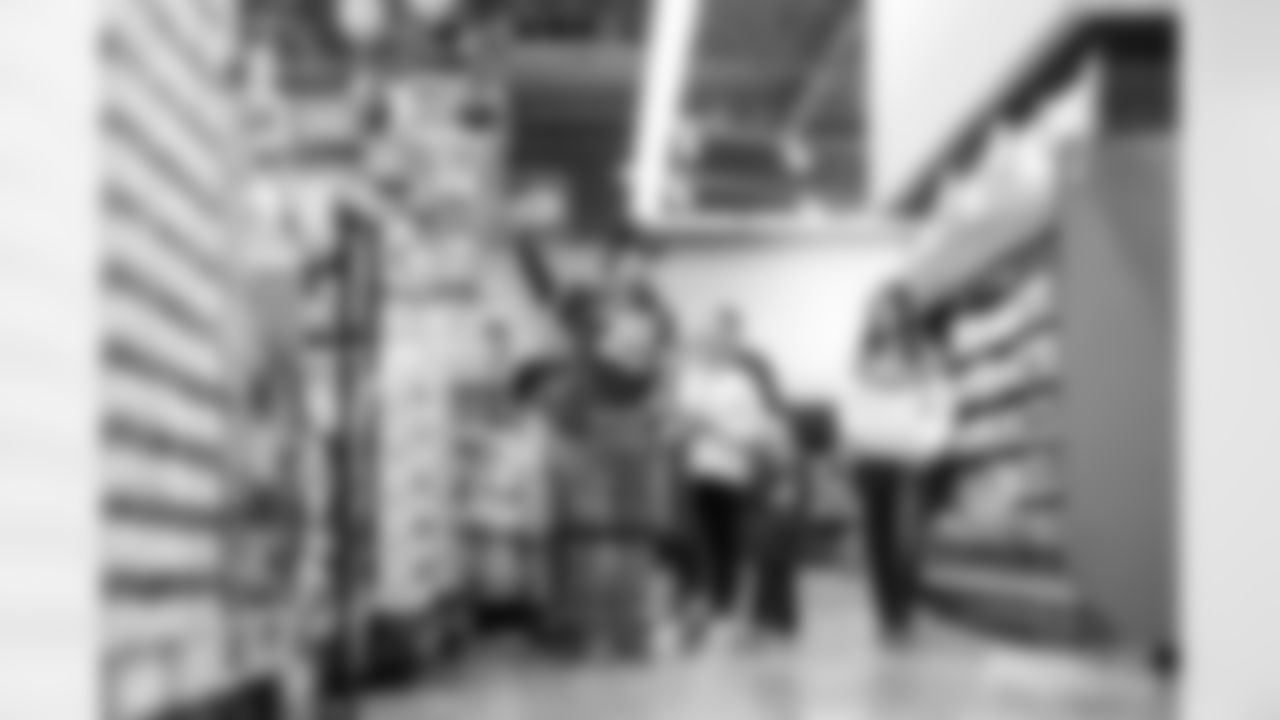 251209_Meijer Shopping_MM_0129