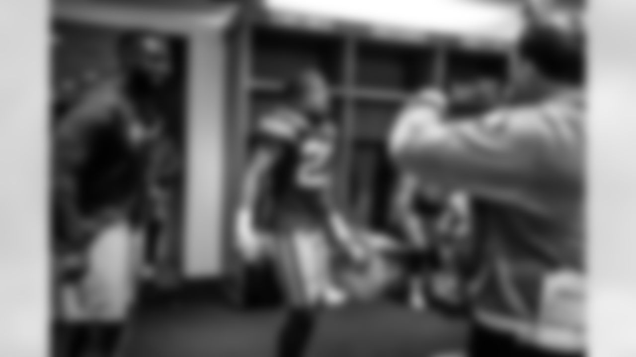 231105-ES-LockerRoom-4