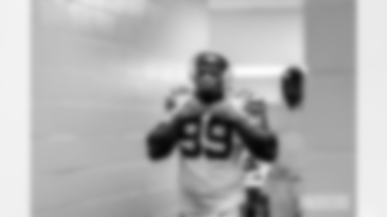 PREGAME_1ES8777