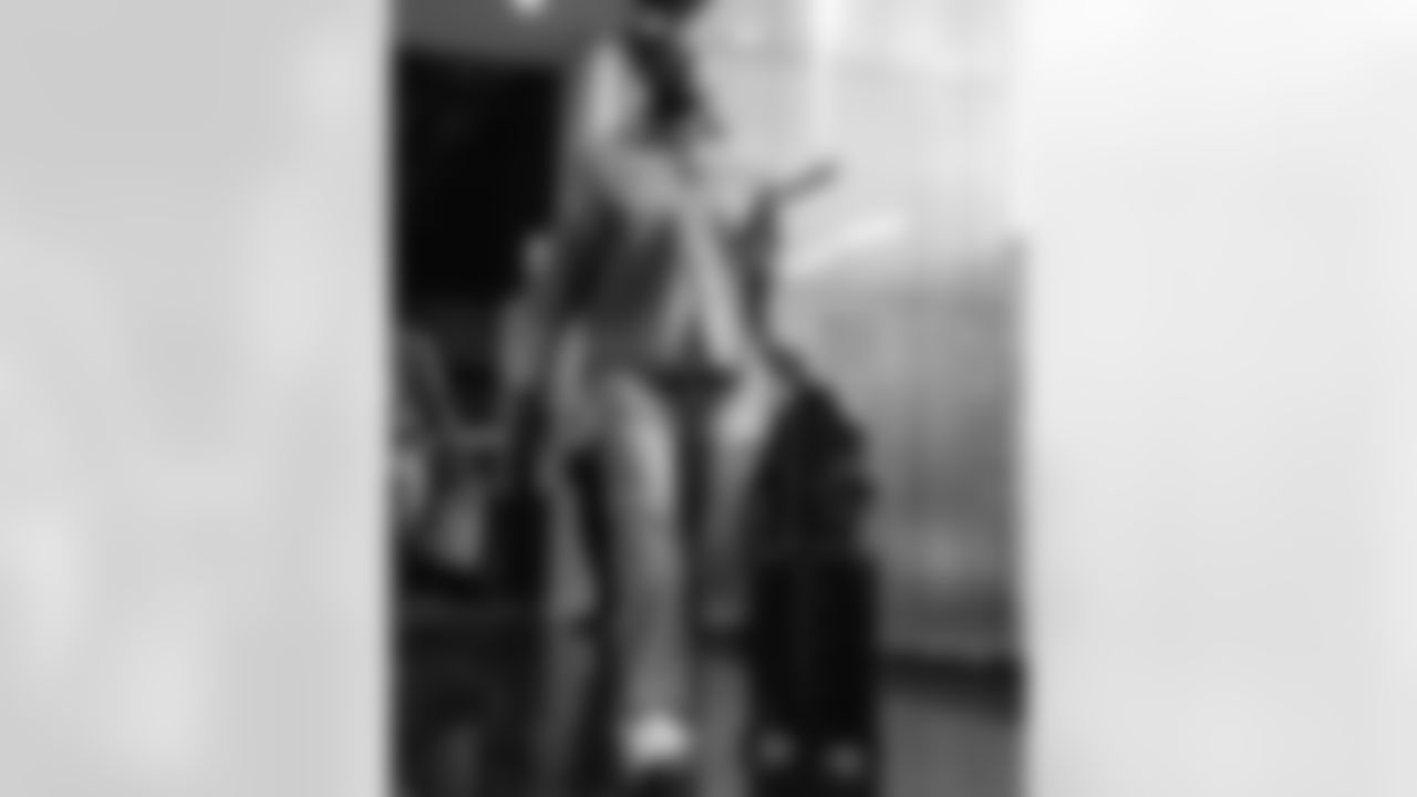 112425_CARatSF_AS305944