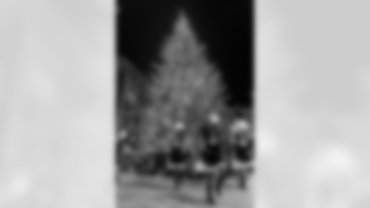 #6 111825_AM_TreeLighting_0105