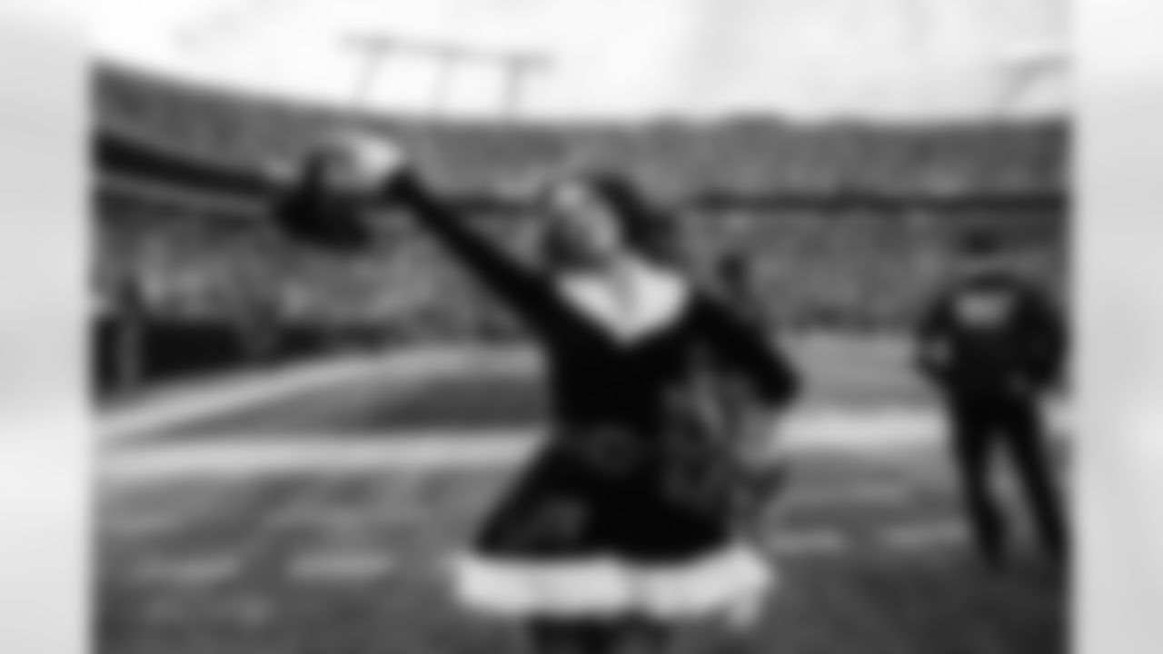 #10 251221 ENT vs Bucs TopCats-229